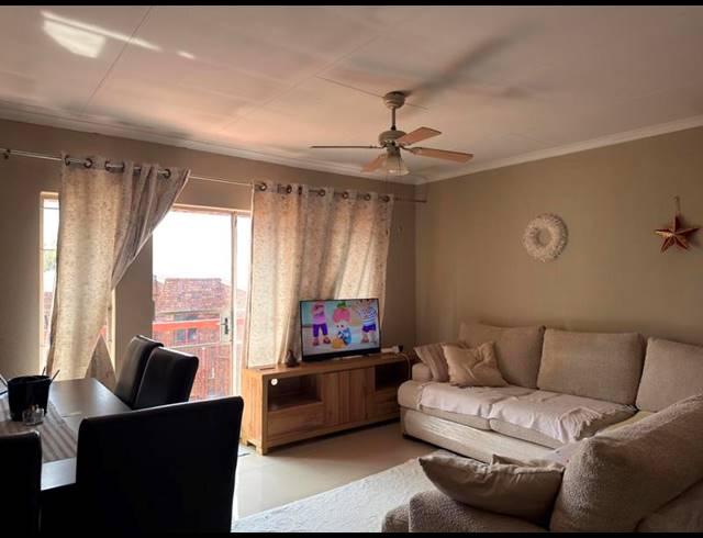 2 BEDROOM APARTMENT FOR SALE IN DIE HOEWES